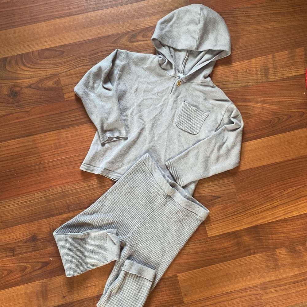 Set - Picture 3 of 3